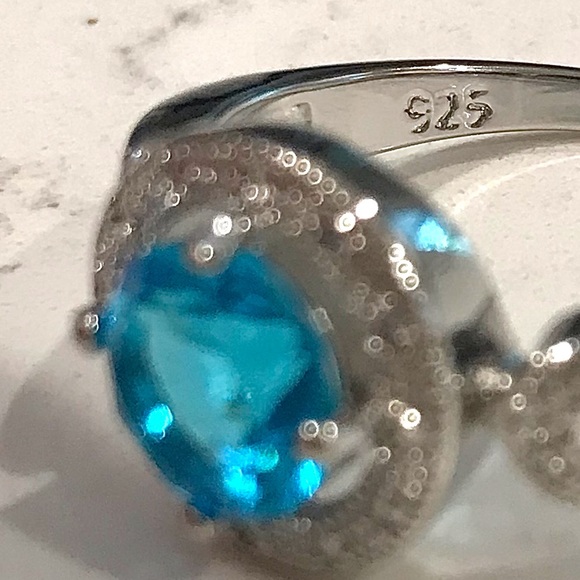 925 Silver Round Cut Aquamarine & White Topaz Ring - Picture 8 of 11